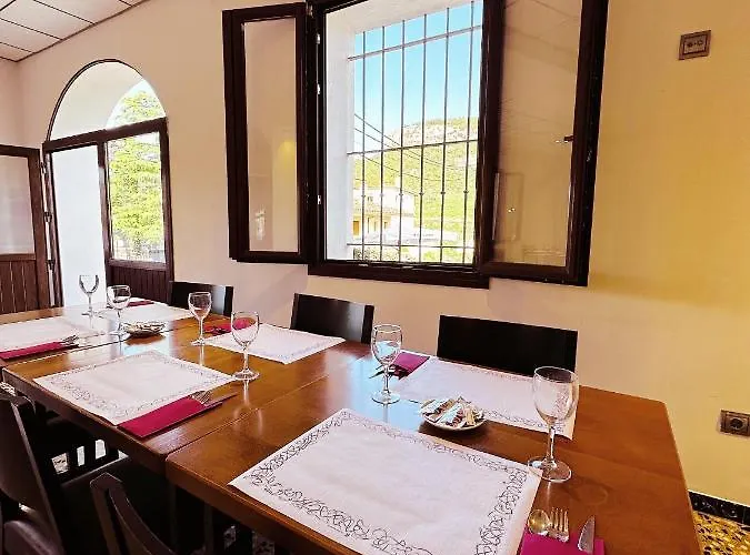 Szálloda Fonda Aparicio Fuentespalda